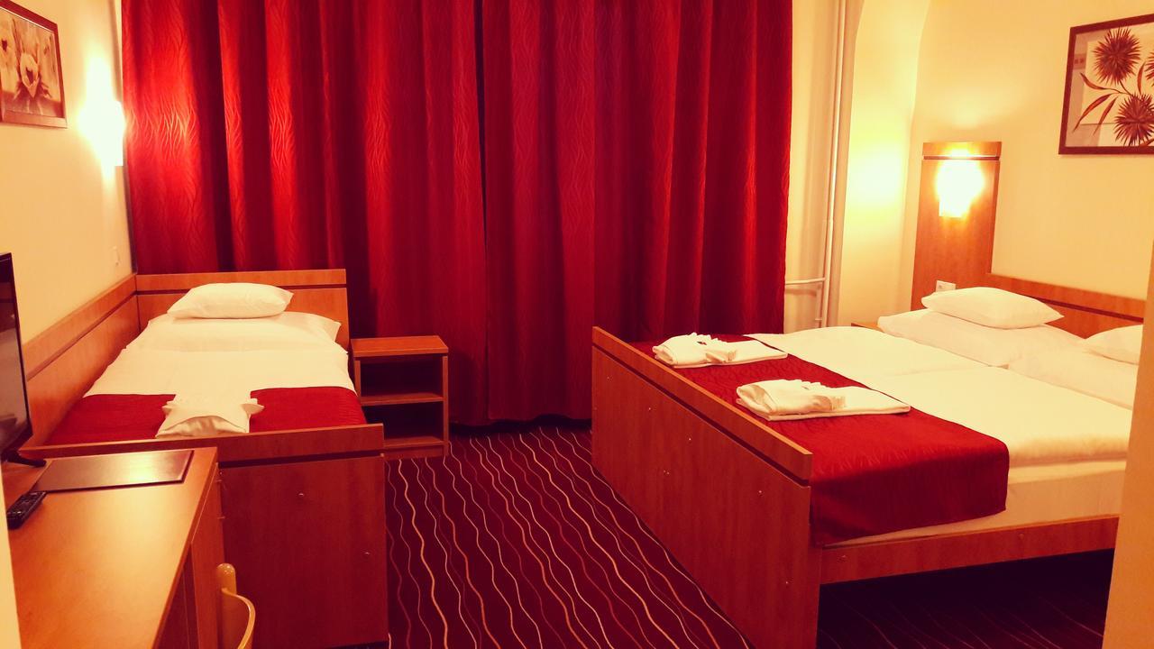 Diana Club Hotel Будапешт Экстерьер фото