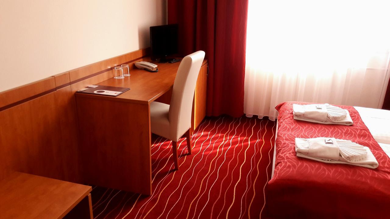 Diana Club Hotel Будапешт Экстерьер фото
